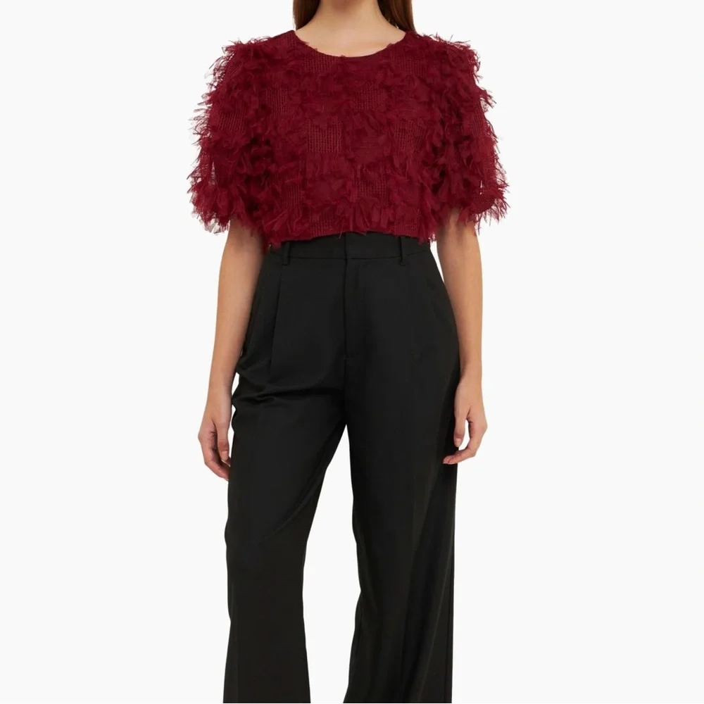 ENDLESS ROSE Gridded Mesh Feathered Cropped Top - Picture 3 of 9